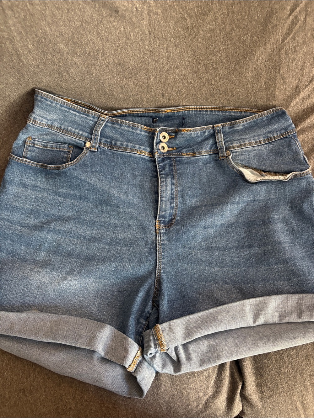 Classic High-Waist Rolled Hem Denim Shorts - Blue